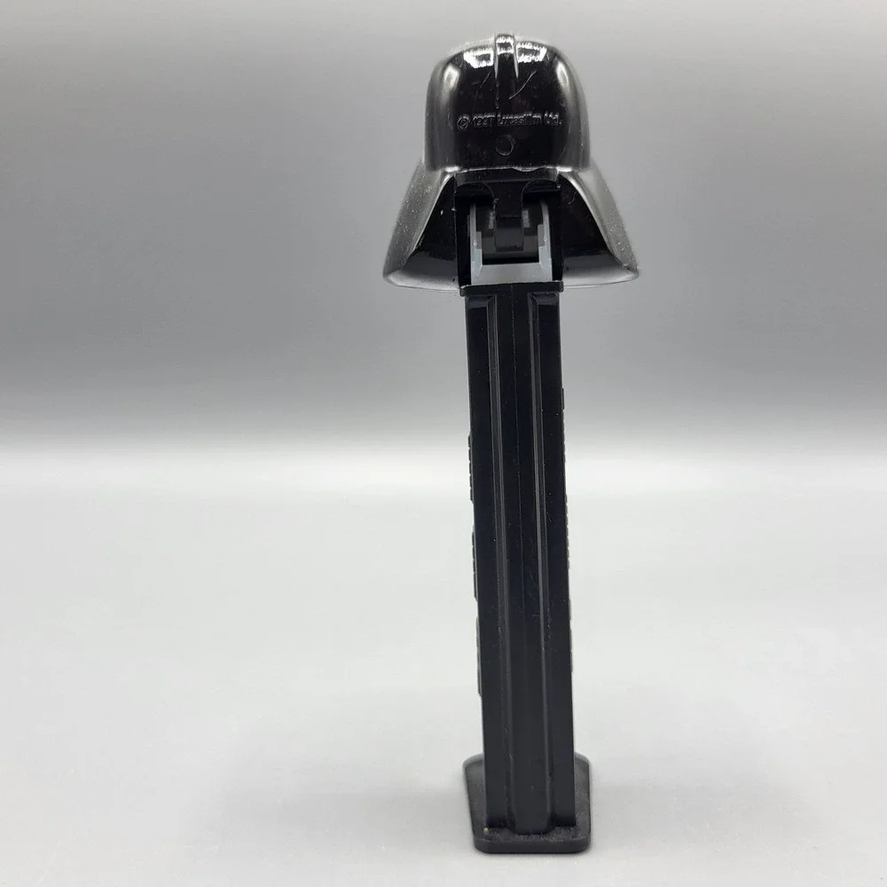 Vintage PEZ Candy Dispenser Star Wars Darth Vader 1997 Lucasfilm Hungary Black